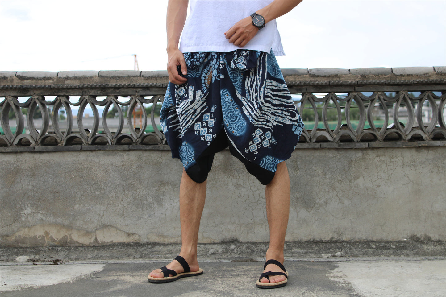Cotton and linen printed loose shorts