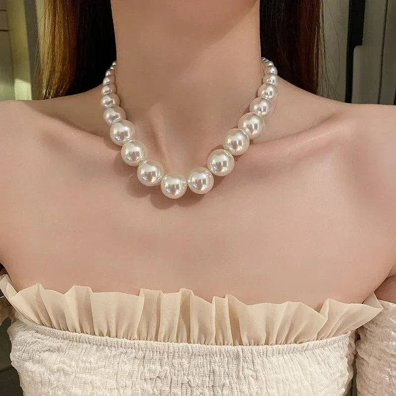 Vintage Hyperbole Bead Pearls Necklace Collarbone Chain Women's Elegant Pendant Necklace Bride Jewelry - Clothing Personality