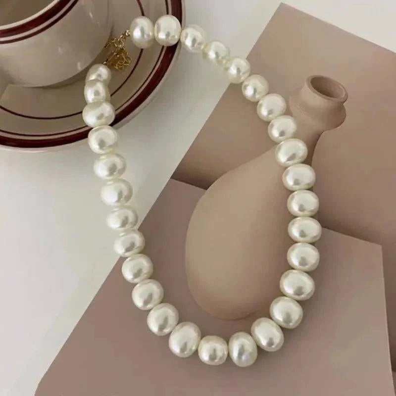 Vintage Hyperbole Bead Pearls Necklace Collarbone Chain Women's Elegant Pendant Necklace Bride Jewelry - Clothing Personality