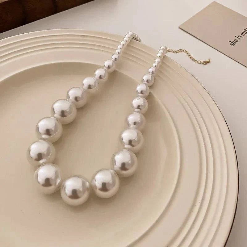 Vintage Hyperbole Bead Pearls Necklace Collarbone Chain Women's Elegant Pendant Necklace Bride Jewelry - Clothing Personality
