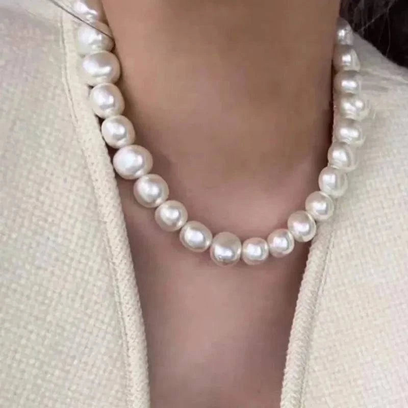 Vintage Hyperbole Bead Pearls Necklace Collarbone Chain Women's Elegant Pendant Necklace Bride Jewelry - Clothing Personality