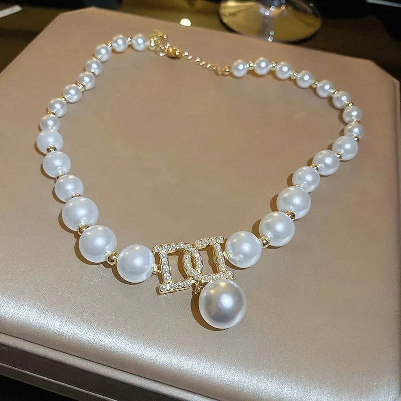 Vintage Hyperbole Bead Pearls Necklace Collarbone Chain Women's Elegant Pendant Necklace Bride Jewelry - Clothing Personality