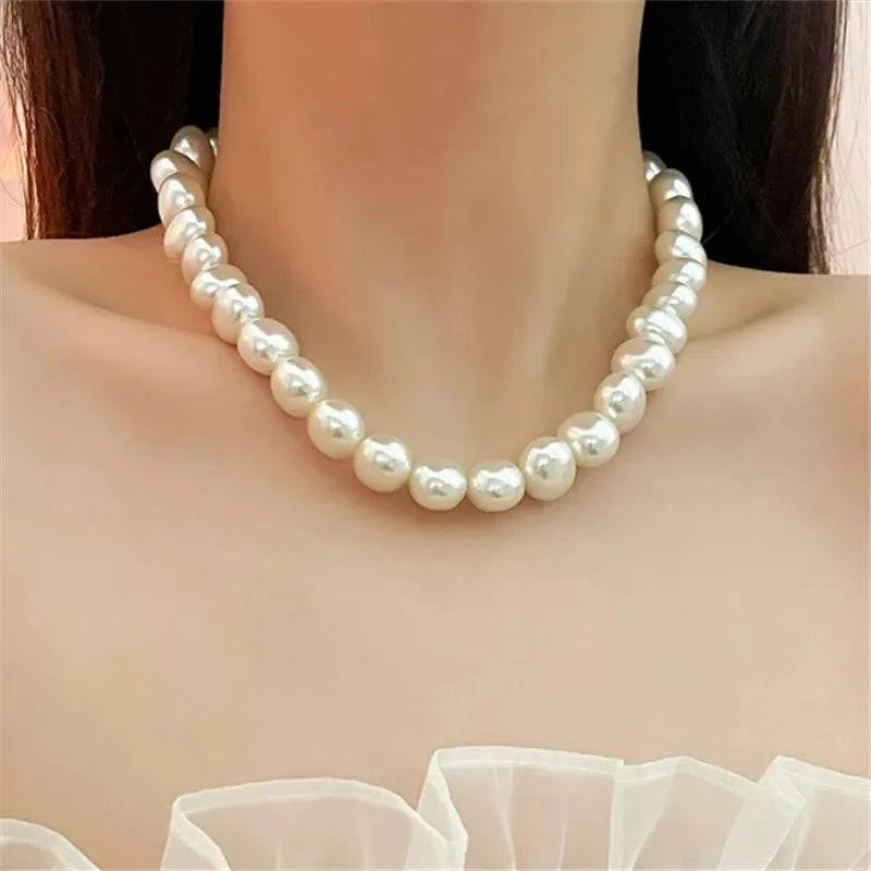 Vintage Hyperbole Bead Pearls Necklace Collarbone Chain Women's Elegant Pendant Necklace Bride Jewelry - Clothing Personality