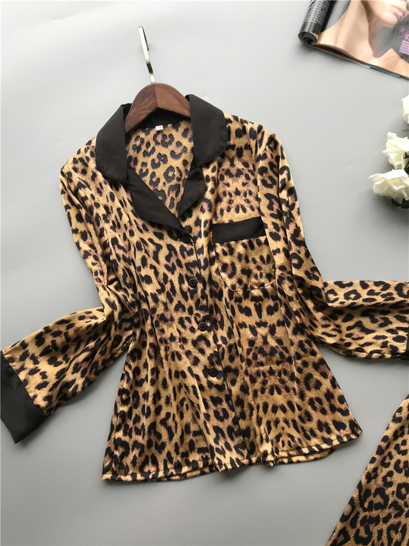 Women's Leopard Print Long Sleeve Pajamas Woman Ice Silk Fashion Animal Print Sexy Pajama Set Pajama Top and Bottom