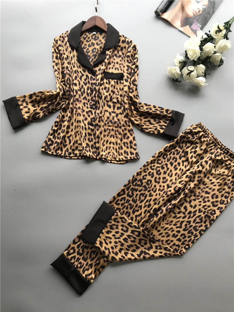 Women's Leopard Print Long Sleeve Pajamas Woman Ice Silk Fashion Animal Print Sexy Pajama Set Pajama Top and Bottom